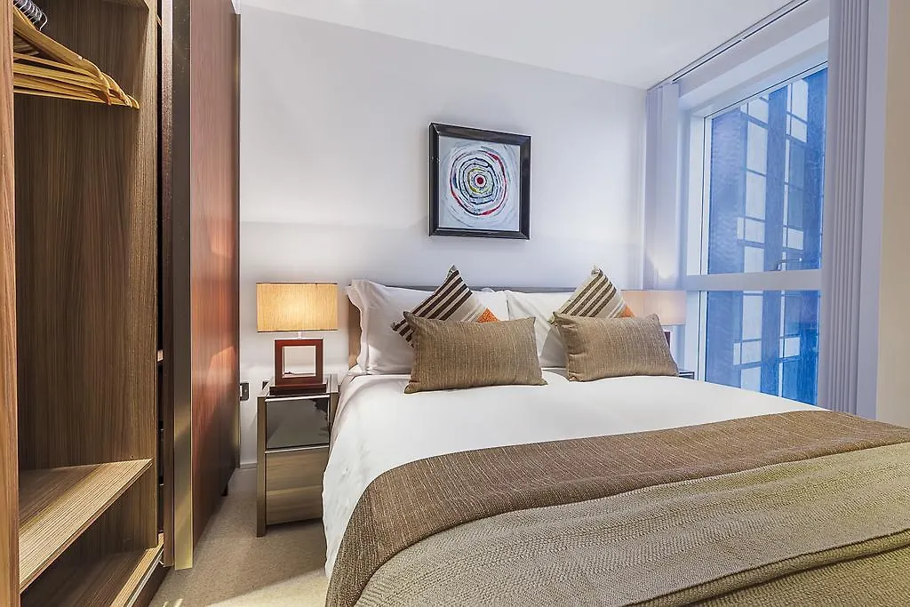 Lincoln Plaza Apartment London